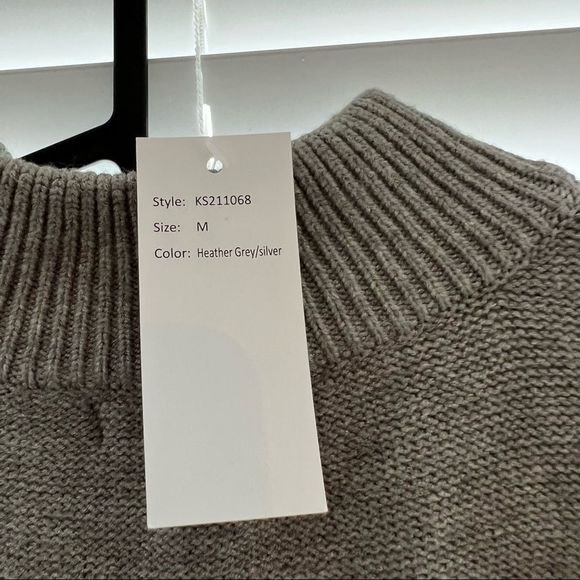 NWT Kaily K women Zip Up Gray silver cable knit sweater, Size Medium - Picture 10 of 11